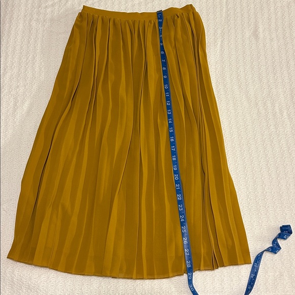American Eagle Outfitters High-waisted Pleated Midi Skirt - Size S - Picture 7 of 8